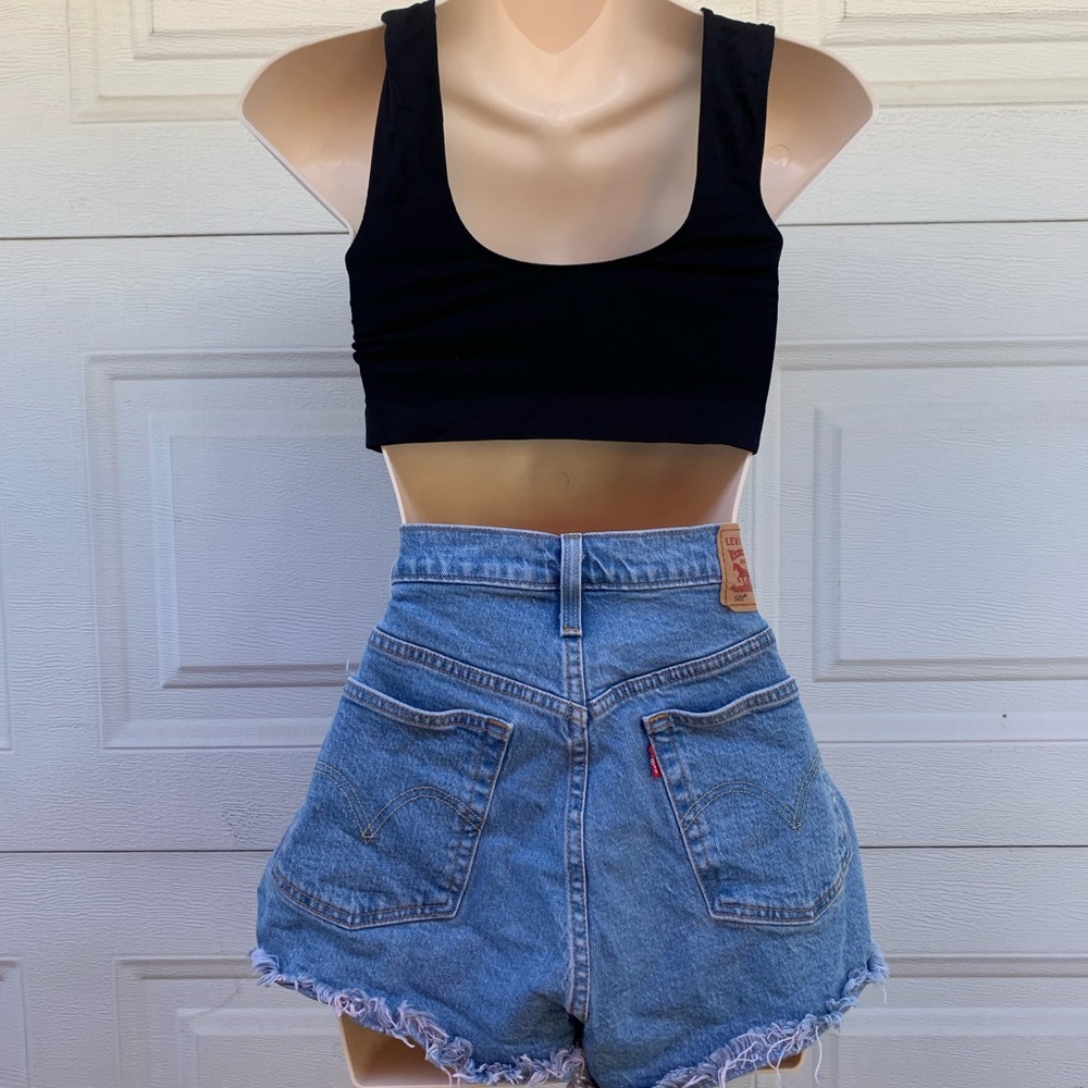 🤍LEVIS🤍 Shorts - Picture 2 of 4